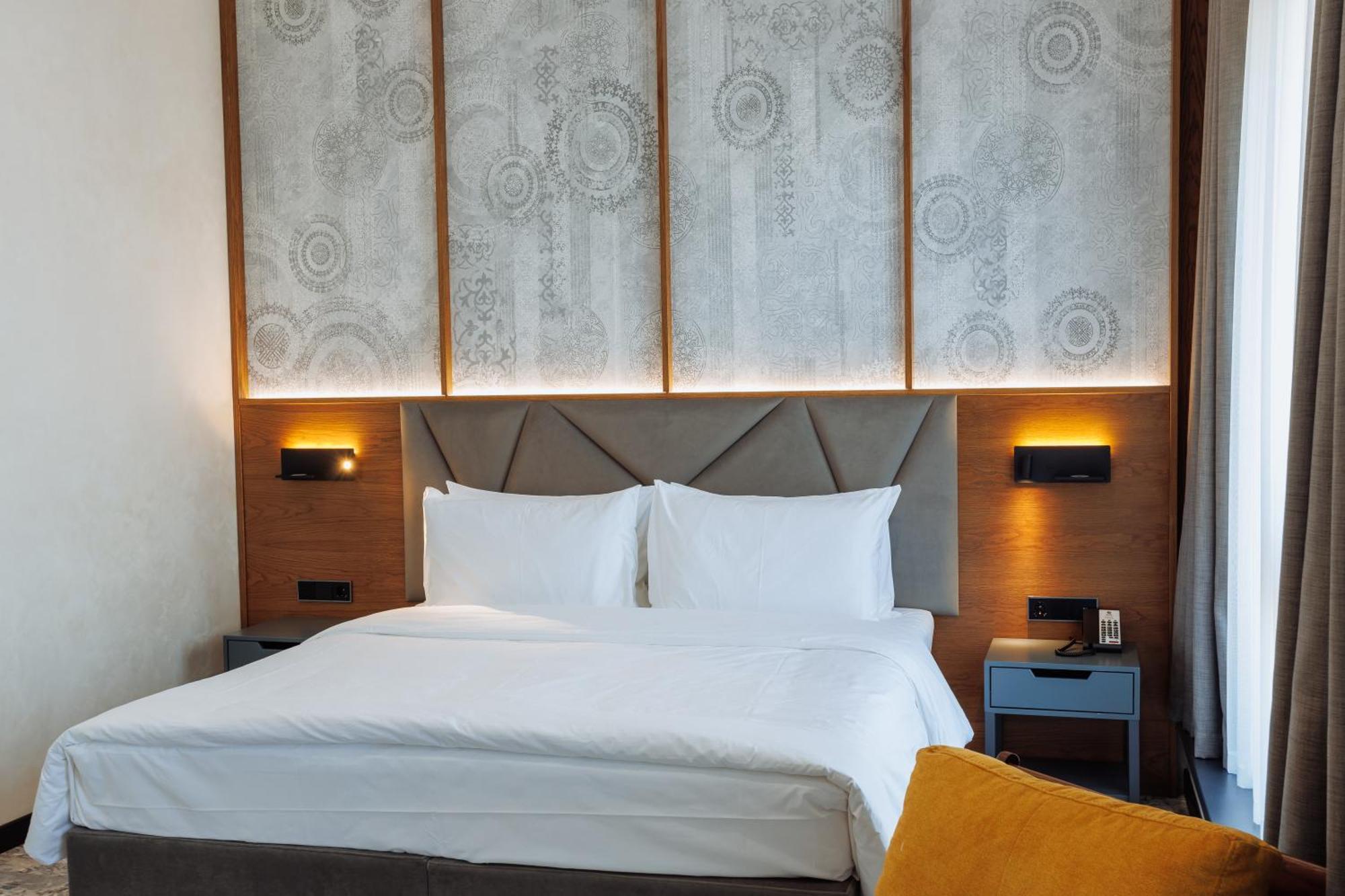 Aurum Garden Hotel Shymkent Exterior foto