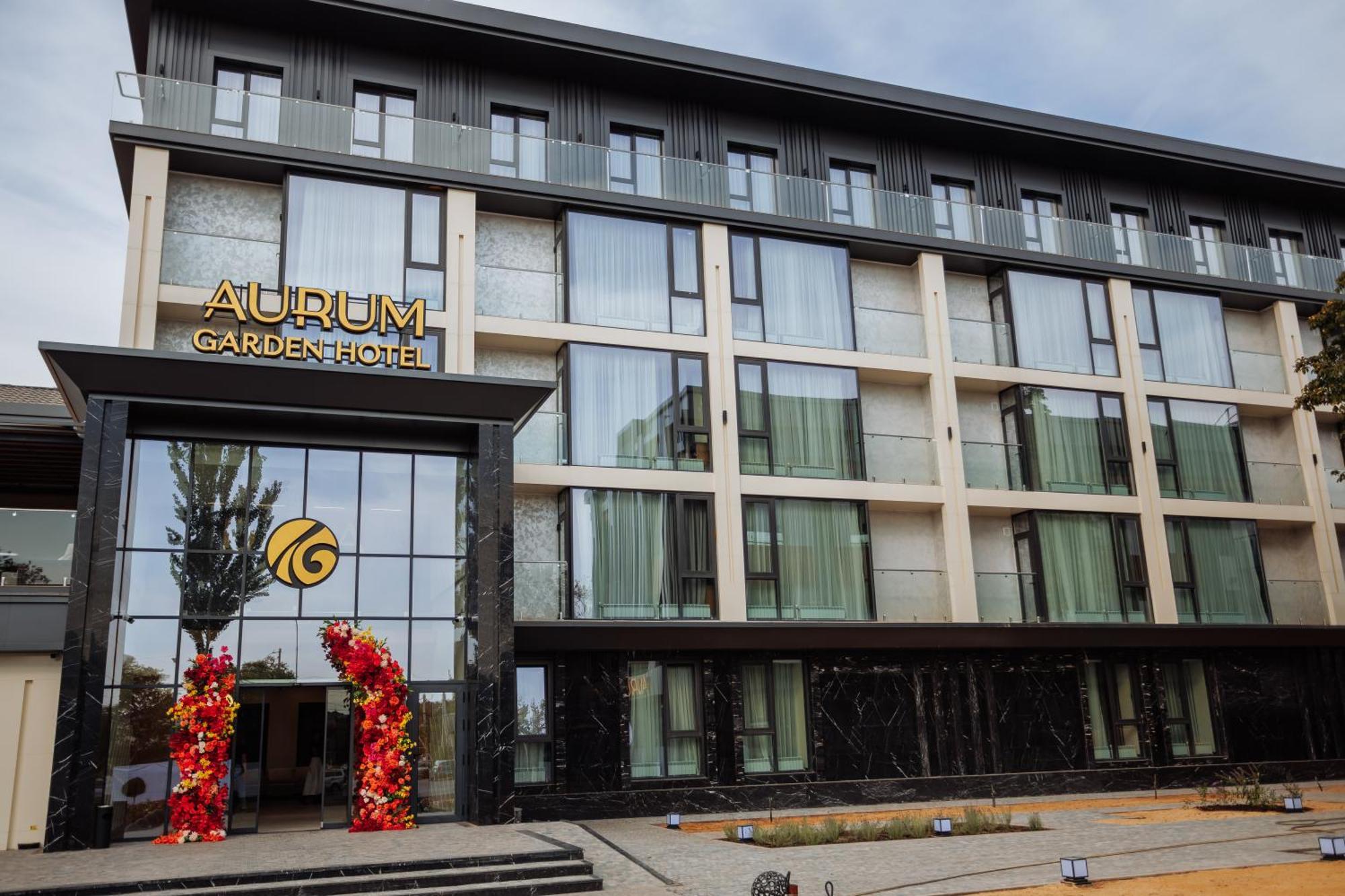 Aurum Garden Hotel Shymkent Exterior foto