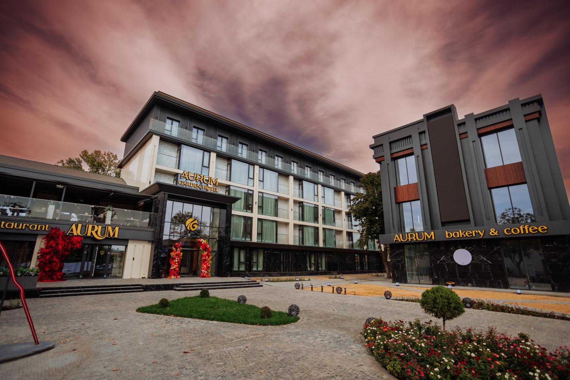 Aurum Garden Hotel Shymkent Exterior foto