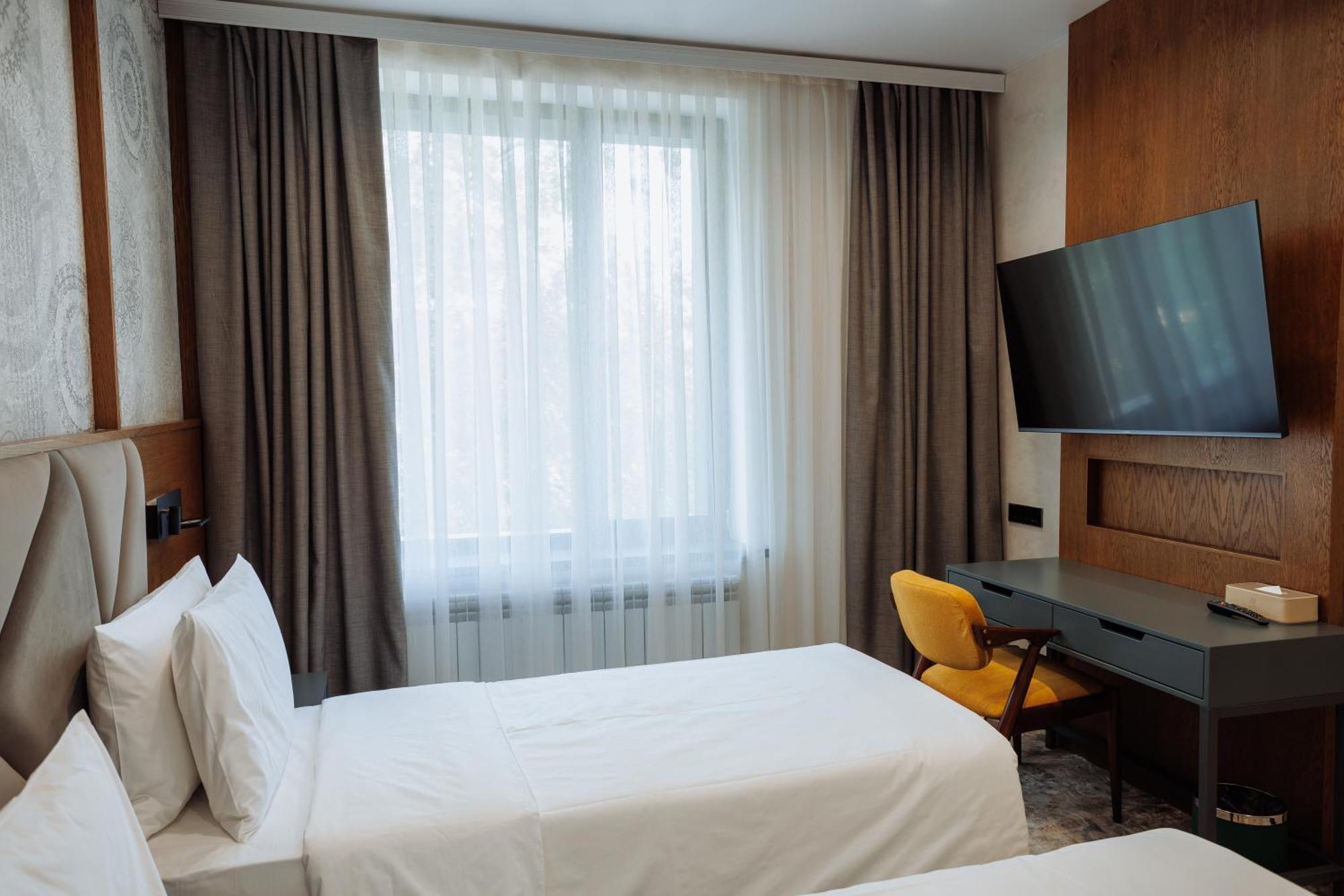 Aurum Garden Hotel Shymkent Exterior foto