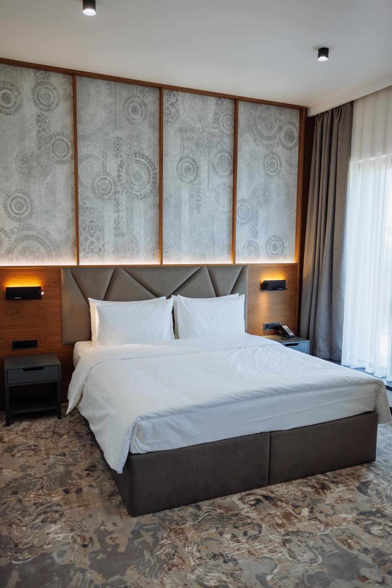 Aurum Garden Hotel Shymkent Exterior foto