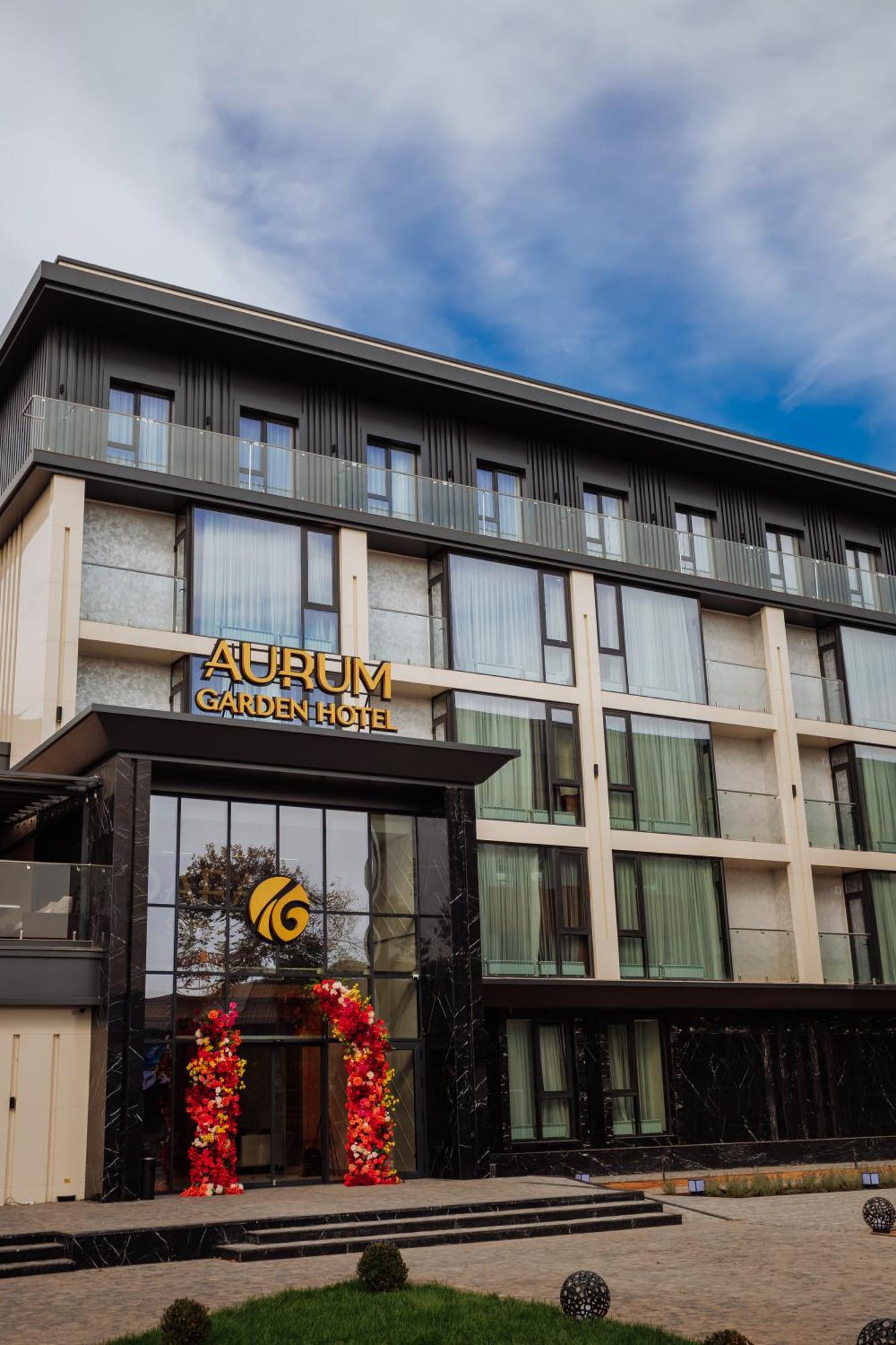 Aurum Garden Hotel Shymkent Exterior foto