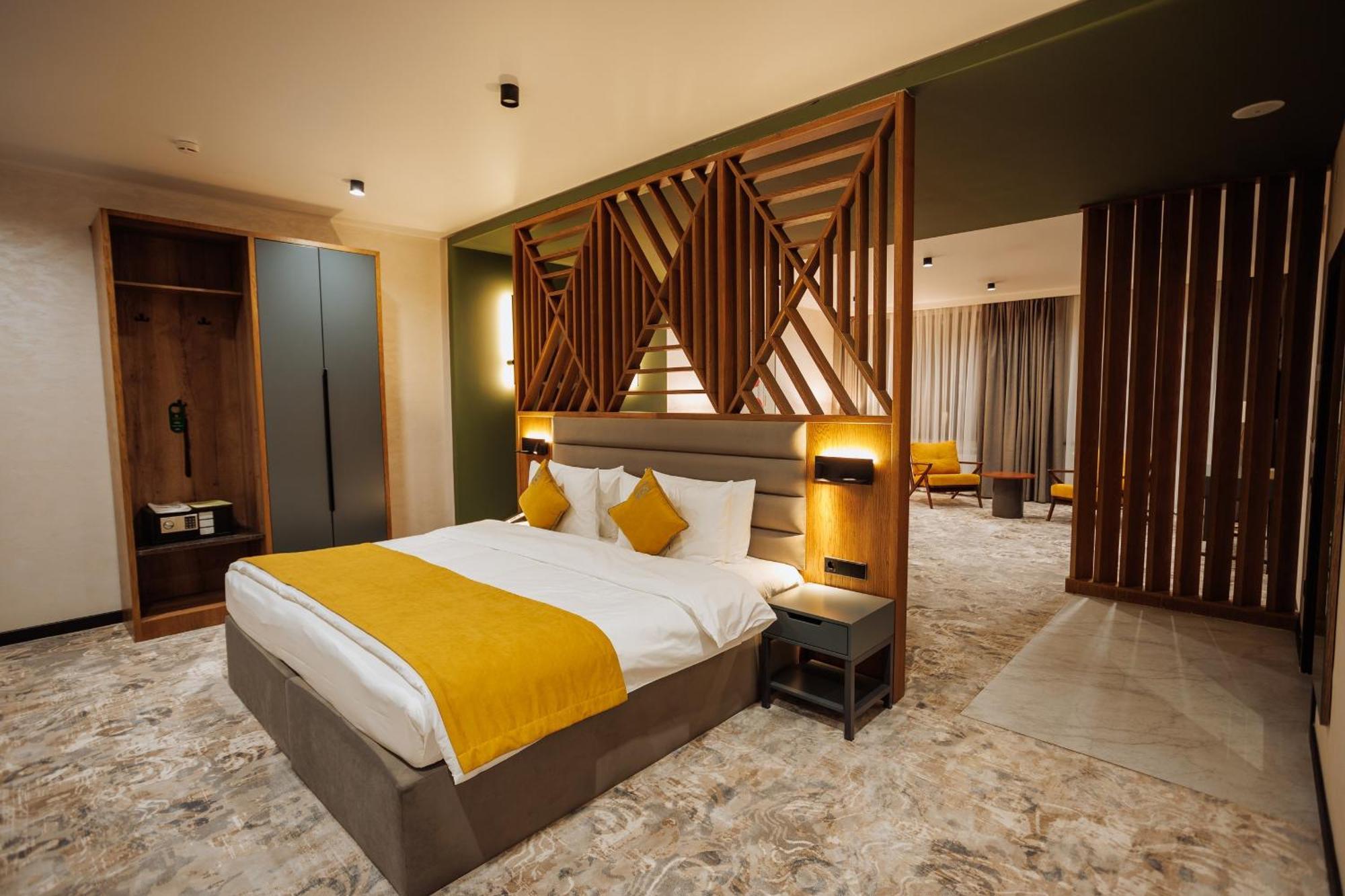Aurum Garden Hotel Shymkent Exterior foto